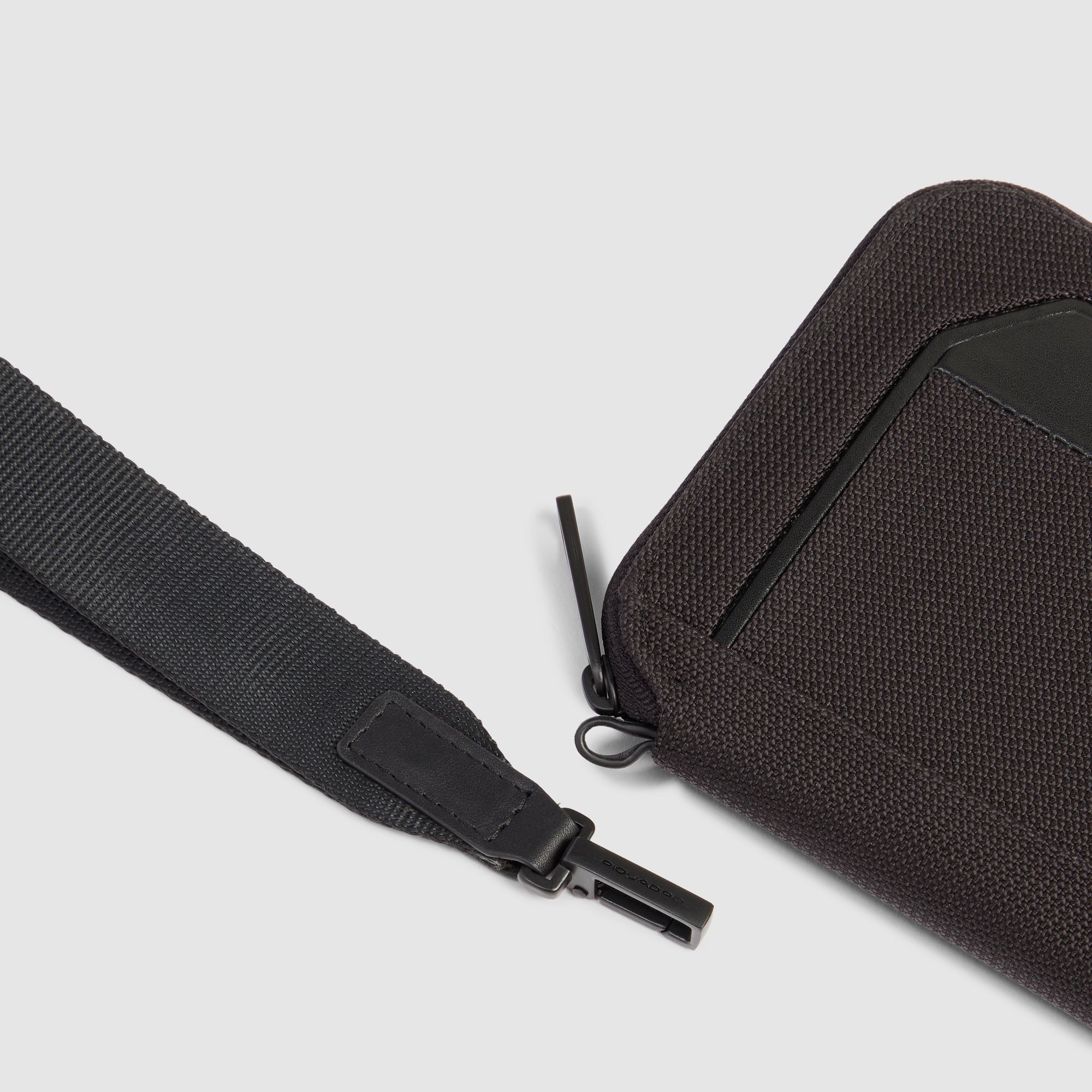 Passport holder recycled in textile