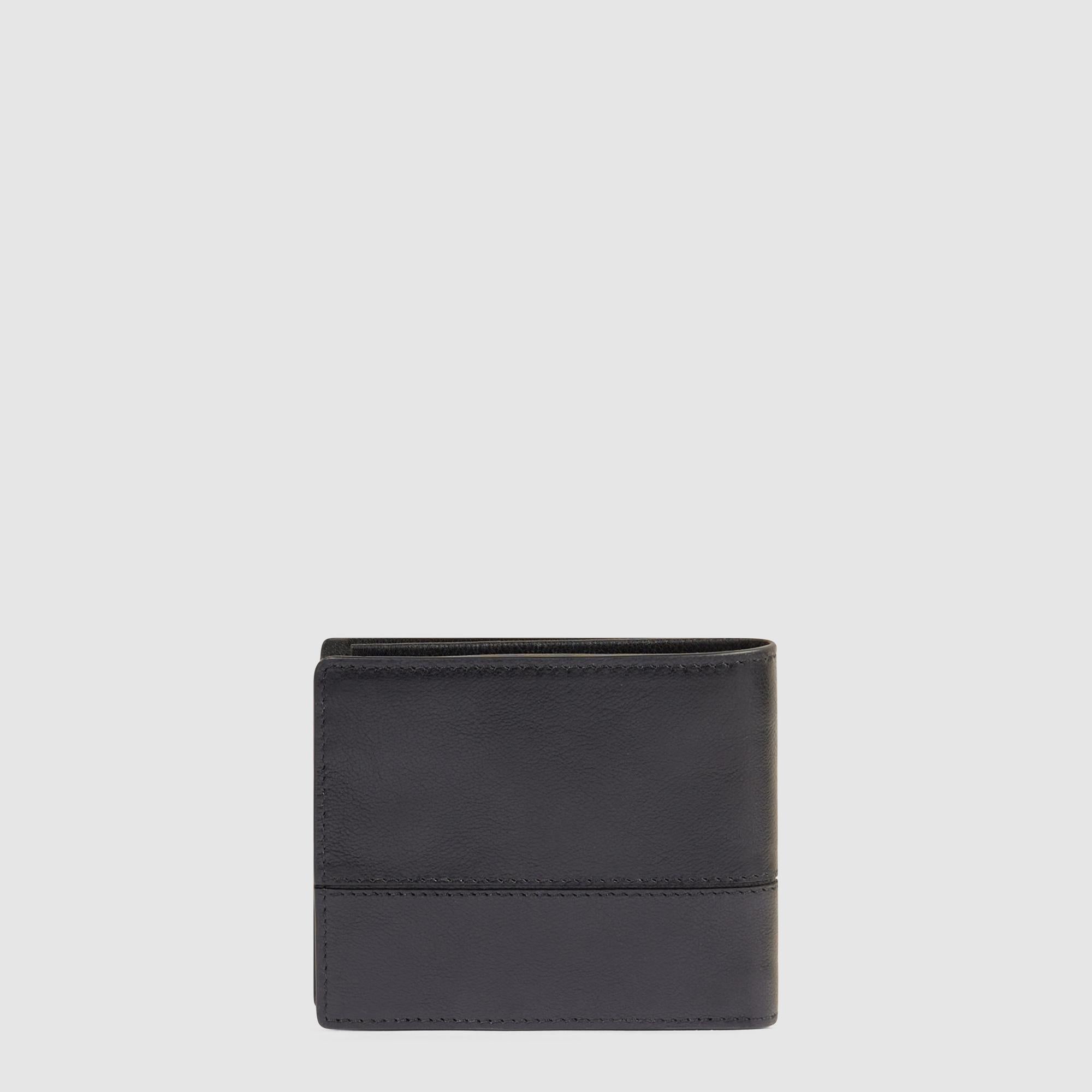 Men’s wallet with coin pocket