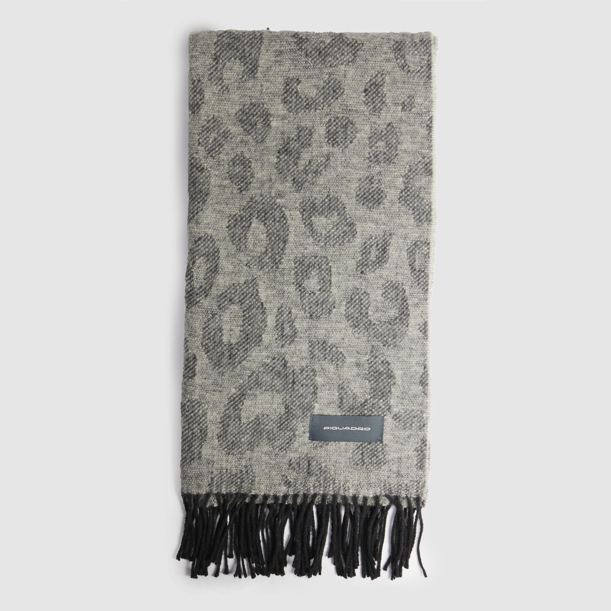 Women's animal print scarf with fringes - 9