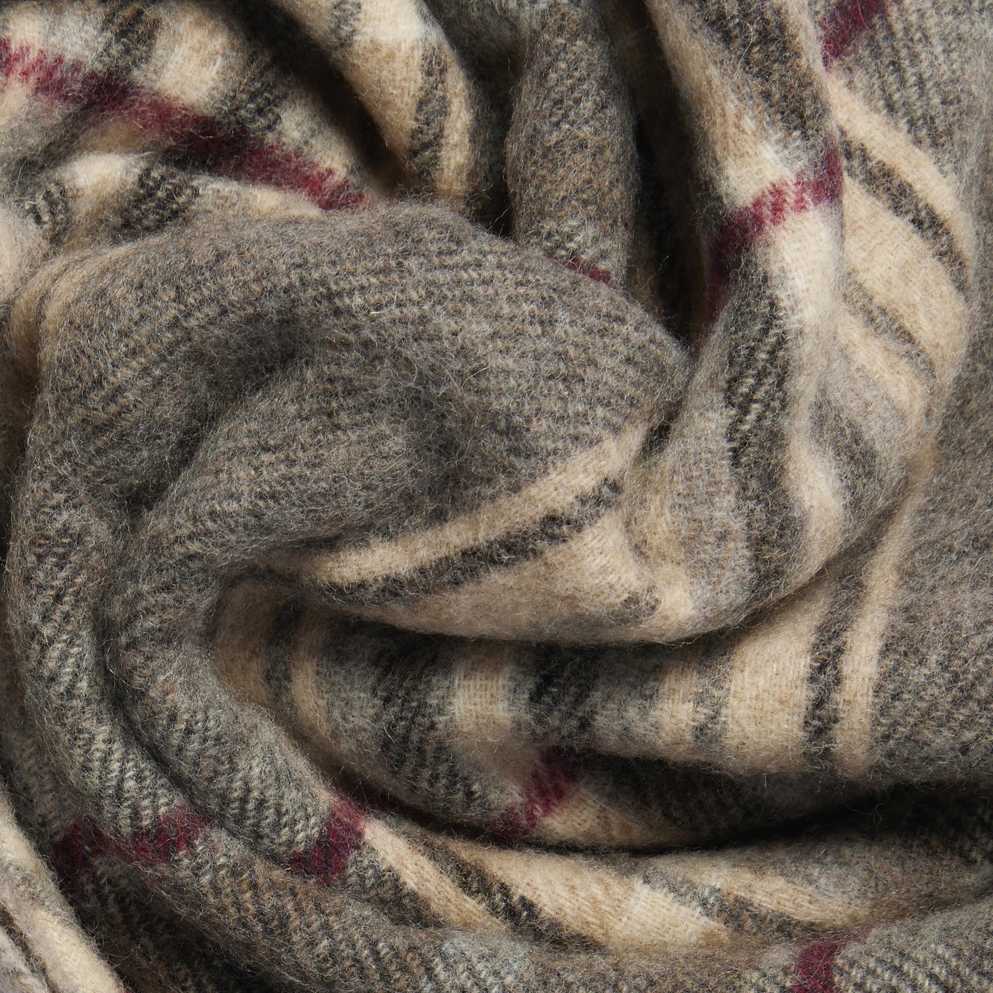 Men's scarf with madras check pattern