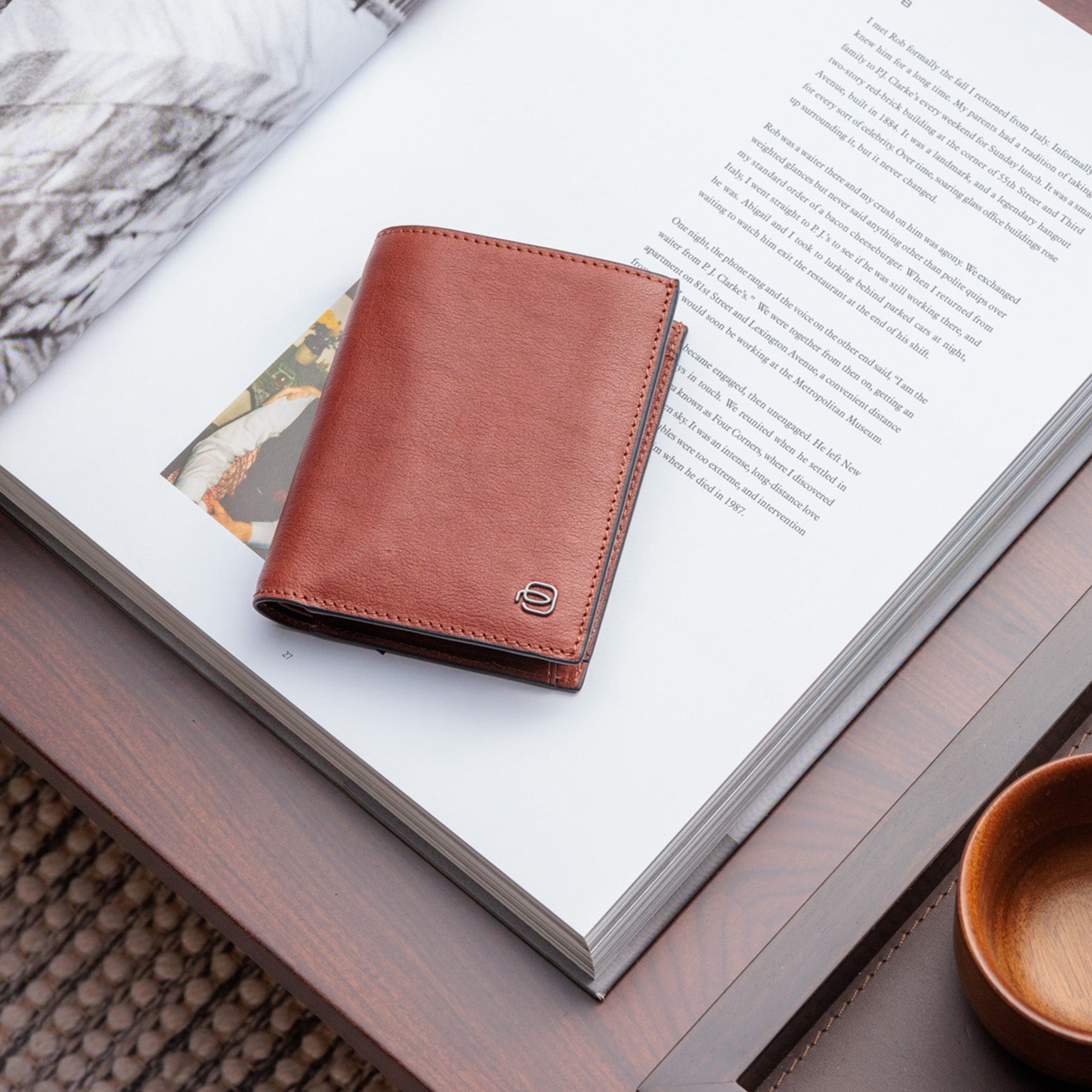 Travel accessory organizer